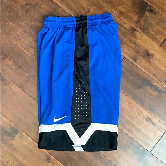 Nike Basketball Shorts - Picture 3 of 4